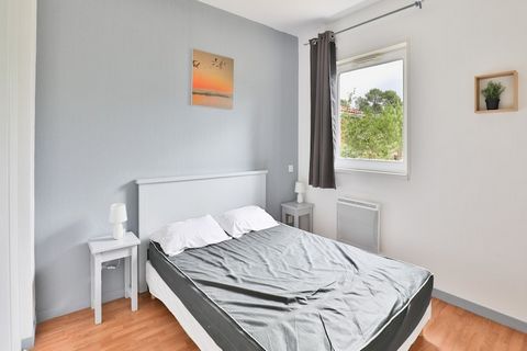 Het appartement in Parentis-en-Born heeft 1 slaapkamer(s) en kan gereserveerd worden tot 4 personen. Accommodatie De accommodatie heeft een oppervlakte van 35 m² isgezellig ingerichte en is goed belicht, met uitzicht de tuin. De woning bevindt zich o...