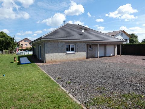 Pavillon, 126 m² 5 pièces , 4 chambres.