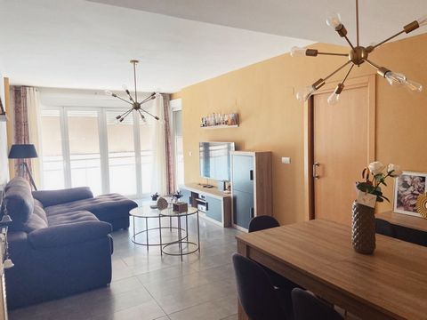 Grupo Avis inmobiliaria vende piso en zona residencial de Miramar. La vivienda de 119m2 está distribuida en 3 habitaciones con armarios empotrados y 2 baños totalmente amueblados, 1 de ellos con bañera y el otro se encuentra dentro del dormitorio de ...