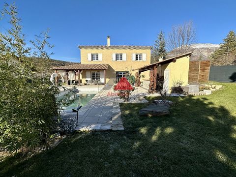 ABITHÉA Gap offers you everything you've been dreaming of for a long time... And invites you to discover this superb house with the appearance of a Provencal farmhouse. In a dominant position and ideally located, it is in the area of Gap south in a v...
