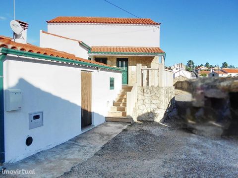 Excellent villa with panoramic views in Monsanto. Property in good condition, renovated, with two bedrooms, kitchen with fireplace. Annex with kitchen with fireplace. Come visit! Excellent villa with panoramic views in Monsanto. Property in good cond...