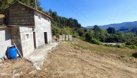 Farm for sale with 7650m2 of area, contains a stone construction with 2 floors with a water well and also electricity, the whole property has flat parts and some terraces. It has good access, excellent sun exposure and unobstructed views. Located clo...
