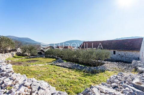 Authentic Dalmatian property in a quiet place near Trogir - three stone buildings on an area of 1200 m2. The main building is a stone house with a ground floor, a first floor and a possible attic with a floor plan area of 135 m2 per floor. The second...
