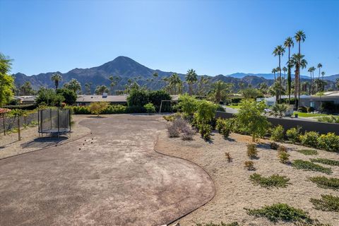 An amazingly beautiful landscaped, gated and almost fully walled lot with 180 degree south mountain views and no HOA dues in the heart of Indian Wells.. House at 75632 Painted Desert is also for sale. If both house and this lot were purchased it coul...