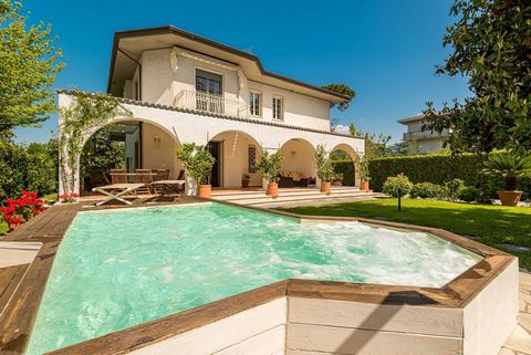 Villa Nicla is located in one of the greenest areas of Forte dei Marmi, 1350 meters from the sea, surrounded by a luxuriant and private garden of about 920 square meters. This elegant villa has an area of about 215 m2, its cool and large porch sugges...