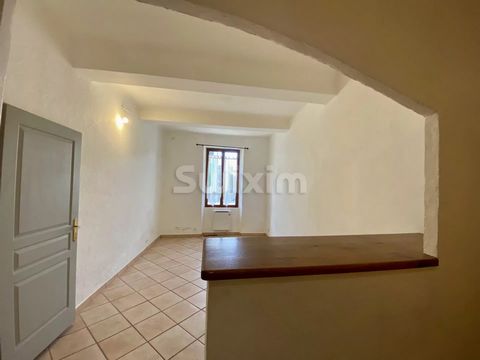 Ref 3975TP-VIDAUBAN - Ideal for investors or first-time buyers, within walking distance of all shops, on the ground floor of a 3-storey building, 2 rooms of 40.50m2 Carrez law, spacious and bright with west exposure. It is composed of a large entranc...
