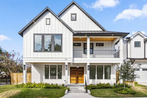 Welcome to your dream home! This exquisite newly built 6-bed, 4.5 bath home is a testament to luxury and comfort. Nestled in a peaceful neighborhood, this meticulously designed home offers a perfect blend of modern elegance and timeless charm. The he...