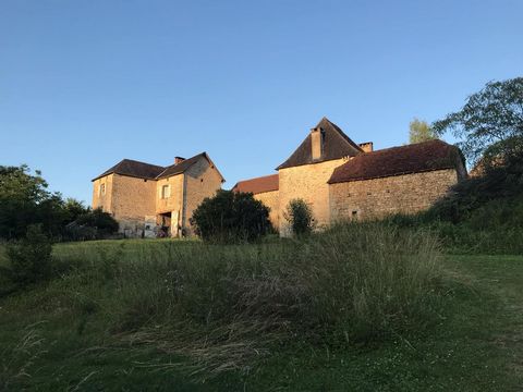 In de groene valleien van de Corrèze bevindt zich een klein paradijsje wat momenteel geexploiteerd wordt als camping met een woonhuis, twee gites en 18 campingplekken (mogelijk tot 32 campingplekken). Het woonhuis bestaat uit 2 entrees (voor en achte...