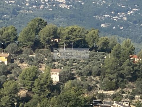 Exclusively Come and discover this large building plot with an area of 1758m2 with a footprint of 10% quiet, facing south, with an unobstructed view of the hills of Nice.