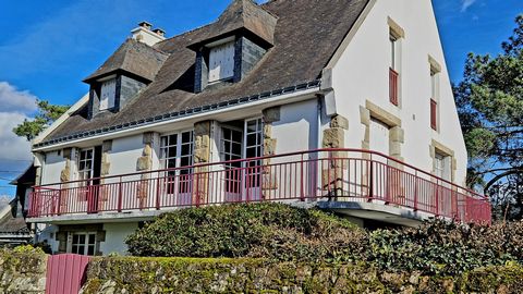 Quiet, 200 m from the Grande Plage, apartment of 80 m2 occupying the first floor of a house divided into 4 dwellings. Beautiful location, walking distance to the amenities of the centre of Carnac beach. Updating of the services to be provided. Floria...