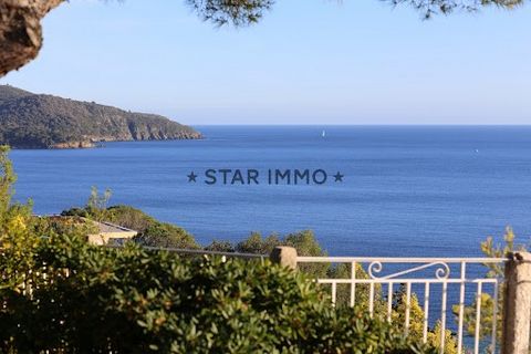 GIGARO, In one of the most popular areas of La Croix Valmer, land of 1400 m2 located on a high point overlooking the beach. The view is exceptional. Sea, beach and port make this panorama one of the most envied on the coast. The 126 m2 house has 3 be...