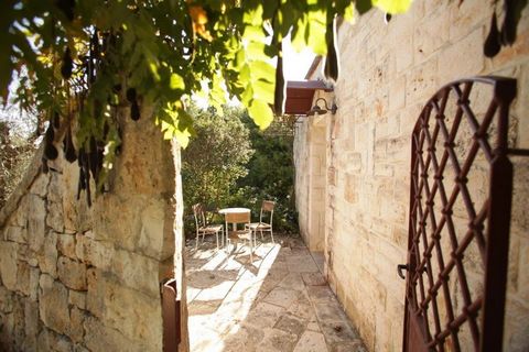 Located near the historic center of Ceglie Messapica, overlooking the Valle d'Itria, this property offers a retreat of relaxation within easy reach of Ostuni and Martina Franca, allowing enjoyment of beaches and vibrant social life. The estate, sprea...