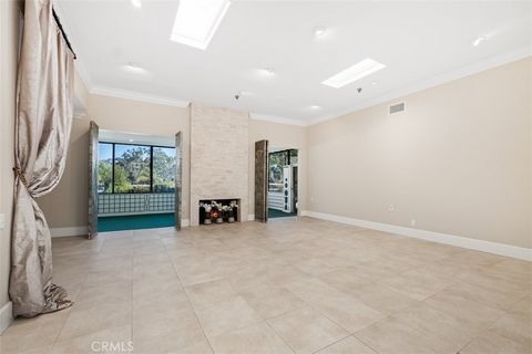 Laguna Woods luxury living in this very spacious one level view home located in what's called the 110's because only a 110 of them were built in Laguna Woods and are the Grand Finale of places to be built in the area. Its like an attached home and on...