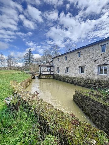 Fully restored mill located in the charming town of Duras. Nestled on a plot of more than 7000 m². Main Features : Living area of ??500 m² spread over two levels 6 spacious bedrooms to accommodate family and guests 1 luxurious bathroom + 5 shower roo...
