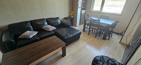 For sale an apartment, old brick construction, in Studen kladenets district, not far from Kaufland. The apartment has an area of 89 sq.m. and consists of a corridor, a living room, a kitchen, two bedrooms, a bathroom with a toilet and two terraces. T...