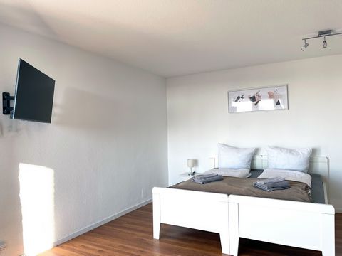 The chic & modern apartments have been freshly renovated and are located in the highest building in Osnabrück. Accordingly, you have a spectacular view. In addition, the apartment building is located in the middle of the city center. Restaurants, caf...