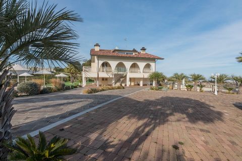 We present a splendid independent villa for sale, located on the quiet hills of Rimini, from which you can enjoy a panoramic view of the sea that extends from the Rimini valley to the Gabicce promontory. The property boasts a living area of approxima...