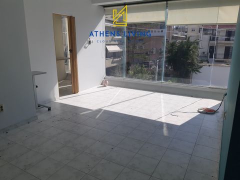 Palaio Faliro, Office For sale inside a shopping center. Floor: 1st. The property is 38 sq.m., in Mix use. The property was built in 1995, renovated in 2003, and it has: 1 spaces, 1 bathrooms, 1 kitchens, energy certificate: D. Price: €83.000. Athens...