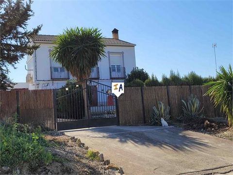 This lovely furnished 4 bedroom detached property on a generous 407m2 plot is located in the village of Isla Redonda, in the province of Sevilla, in Andalucia, Spain, and which offers a good infrastructure including local school, doctors surgery, pha...