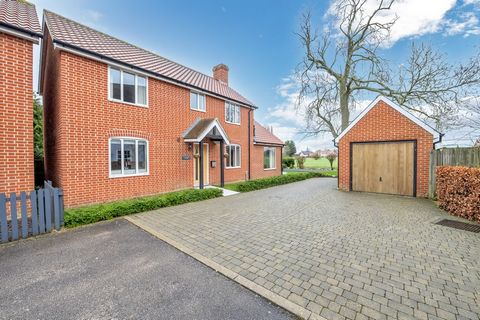 Bright Modern home in a Stunning Location. If you long for the tranquillity of rural living but are deterred by the thought of an old house, this beautifully presented, modern home could be what you are looking for. With three bedrooms, a superb, vau...