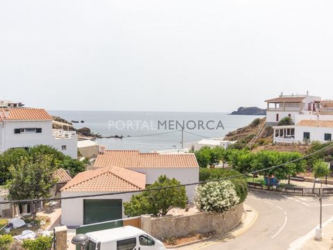 Opportunity to acquire a sea-view house in one of the most traditional areas of Menorca, Cala Es Murtar. It features 3 bedrooms and two bathrooms. It is distributed over two floors, with a guest apartment on the ground floor. The upper floor comprise...
