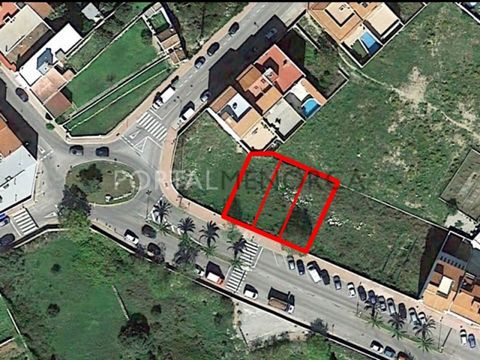 Set of 4 plots of land sold together or separately with surfaces ranging from 207, 205 and 469 square metres. Buildable area per floor: 117 m2 Façade 9, length 23 Buildable layout: basement + ground floor + 2 floors More than one plot could be groupe...
