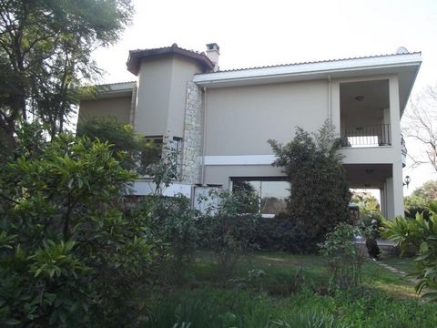 IN NARLIDERE, ONE OF THE PRECIOUS AREAS OF IZMIR   IN A LARGE LAND SQUAMETRES   IN A CORNER LOCATION AND IN GREEN GROUNDS   750 M DISTANCE TO THE SEA   3 FLOORS VILLA FOR SALE         VILLA DETAILS   UPPER FLOOR: 3 ROOMS + 2 BATHROOMS   GROUND FLOOR:...