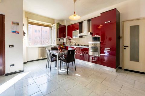 Three-room apartment for sale in Piazza Rosa Scolari - Milan Located on the second floor served by a lift, the apartment consists of entrance hall, living room, open kitchen, double bedroom, single bedroom, bathroom with window, cellar and an attic c...