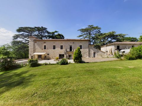#Ideally situated with lovely views, just 2.6 km from the local village amenities and 10 km from the TGV station. This completely restored property is set in a park of just over 15 hectares, with trees over 200 years old. It offers so much potential,...