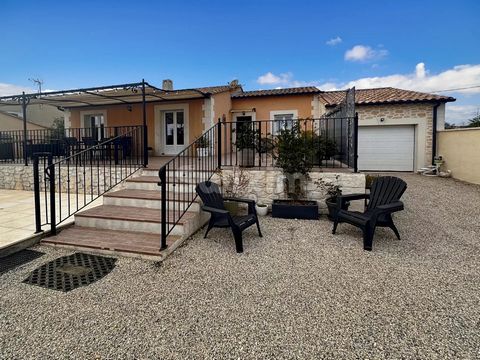 Ref 2008MF Pierrelatte sector: come and discover this superb recent villa with garage and swimming pool! Air-conditioned, it has a kitchen open to a bright living room/lounge, 3 beautiful bedrooms with cupboards and a modern bathroom. Garage, shed, p...