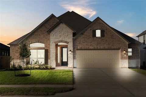 LONG LAKE NEW CONSTRUCTION - Welcome home to 227 Upland Drive located in the community of Beacon Hill and zoned to Waller ISD. This floor plan features 4 bedrooms, 2 full baths, 1 half bath and an attached 2-car garage. You don't want to miss all thi...