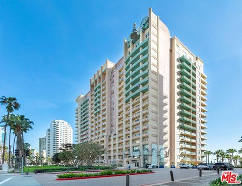 Introducing 488 Ocean Drive, Unit 818 - where luxury meets breathtaking views in beautiful Long Beach, California. This condominium is nestled in the heart of the vibrant coastal city and offers panoramic vistas of the Pacific Ocean, the iconic Queen...