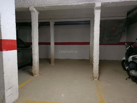 Garage space in Calella that has 27 m2 which makes it a large space with good maneuverability and the highlight, in a very good area, more specifically in Carrer de Valeri Saleta 32. Do not miss this opportunity for features and comfort. Call us and ...