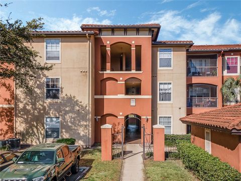 FIRST FLOOR unit offering a great investment opportunity and your next place to call home! This beautiful condo, located at The Palms Club in the heart of Metrowest, features an open floor plan with 2 bedrooms and 2 bathrooms. This unit boasts large ...