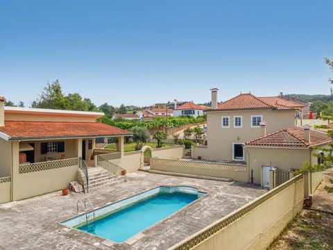 Detached 4 bedroom farm of 272m2 with patio, terrace, pool, annex, garden, garage, 3 wells and fruit trees on a large flat fully fenched plot of 22.863m2 , quiet location near river beach at 10 min. from V.N. de Poiares town, 20 min. from Coimbra cit...
