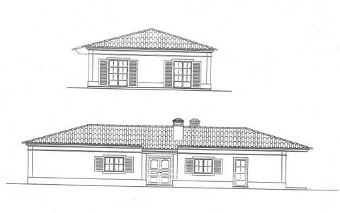 GRUNDSTÜCK FÜR DEN BAU EINES HAUSES IN QUINTA DA SERRALHEIRA Schubladengrundstück neben dem Hauptzugang mit zwei Fronten abfallendes Land, das es Ihnen ermöglicht, eine Tiefgarage in der gesamten Größe der Villa (160m2) zu bauen, Sie können sich für ...