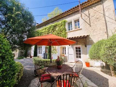 Located just 15 minutes from Narbonne and 25 minutes from the Mediterranean you will find this authentic stone house dating from the 19th centurywith 190 m² of living space on a beautiful landscaped plot of 1800m². As part of a former wine domain, it...