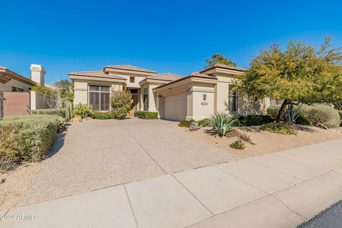 Fabulous single story home in the guard gated neighborhood of Talon Retreat in Grayhawk. Gorgeous curb appeal & popular floor plan. Open concept - kitchen open to the family room w/ fireplace, accent wall, and 12 foot ceilings. You'll love the abunda...