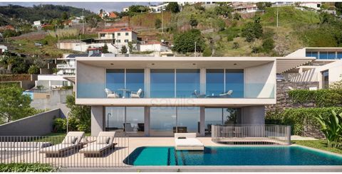Vista Paraíso - where superb views perpetuate memories and senses Villa with 3 bedrooms and 364sq.m. It is on the island of Madeira, in Funchal, that you will find Vista Paraíso, a renowned development that offers a sublime experience of luxury and u...