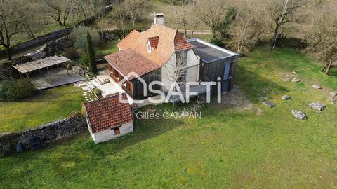 Located in the town of Saint Chels, 10 minutes from Cajarc between the Lot and Célé valleys, you will appreciate the calm, the open view and the environment in the heart of the Natural Park. The old house built on cellars has benefited from a beautif...