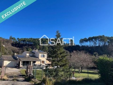 Located in the charming village of Saint Sébastien d'Aigrefeuille, this beautiful newly renovated villa includes: --> on the ground floor a large F4 with a large living room of 72 m² with equipped kitchen included with direct access to the terraces a...