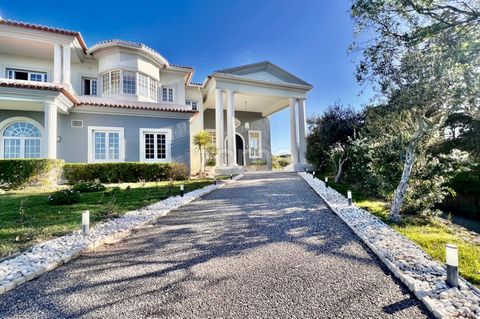 Identificação do imóvel: ZMPT565856 Imagine yourself living in an exquisite villa in Nafarros, Sintra, where every detail is an ode to sophistication and comfort. The majestic entrance reveals a villa full of light due to its large windows and direct...