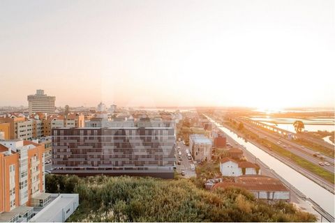 Aveiro is one of the fastest growing cities in Portugal and for this reason it has been the stage for major developments This beautiful building is no exception; It is synonymous with quality construction and is located in a prime area, in the heart ...