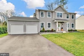 Welcome to this beautiful home ready to be made your own. Built in 2019, the colonial exterior opens into a neutral, contemporary interior ready for your personal touches. The open concept main floor with its accented dining room wall and beautiful g...