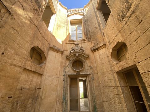 17th Century unconverted Palazzino on a plot size of over 850sqm located in Rabat`s urban conservation area within walking distance to the historic old silent city Mdina. Permits are in hand to convert and extend the current property into a five bedr...