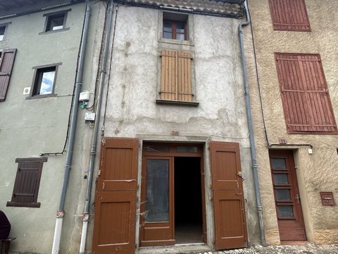 House located in the center of the village of Montsegur, mid-mountain sector, at the foot of the hiking trails, the Cathar castle and only 25 minutes from the Mont d'Olmes ski resort. The property is composed as follows: Ground floor: kitchen, dining...