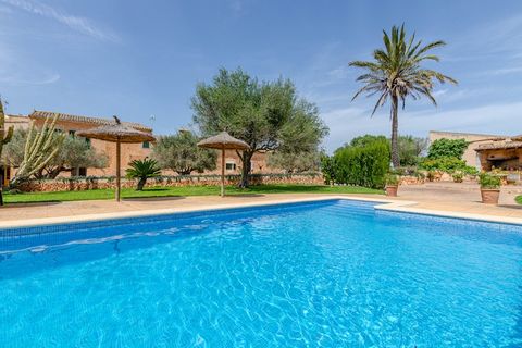 Bienvenidos al Agroturismo Son Sala, una finca-granja con piscina compartida y jardín en la zona de Campos. Son Sala es un pequeño paraíso en el sur-oeste de Mallorca, a 21 km de la playa de Es Trenc. En Campos y Llucmajor se encuentran restaurantes,...