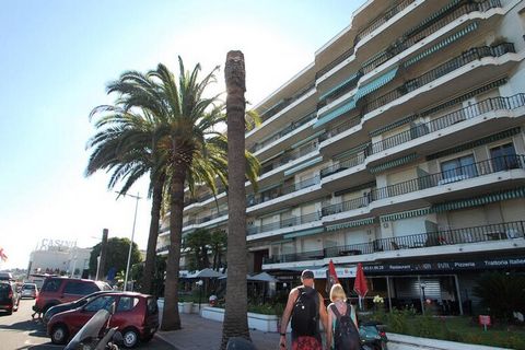 Dit charmante tweekamerappartement is gelegen in een prachtige luxe residentie in het hart van Menton, op slechts een korte loopafstand van zowel het strand als de levendige Biovès-tuinen, de thuisbasis van het beroemde Fête Du Citron. Het appartemen...