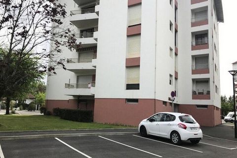 Laat u verleiden door deze ideale woning voor een rustig verblijf en toch dichtbij alles. In Saint Jean de Luz, grote smaakvol gerenoveerde studio op de 1e verdieping van een residentie met lift gelegen aan de oevers van de Nijvel, op 5 minuten van h...