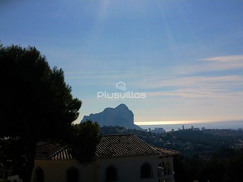 Baugrundstück in Calpe, fantastischer Panoramablick auf das Meer, den Peñon De Ifach, die Berge und das Tal, nur 4,2 km vom Strand entfernt. Dieses abfallende Grundstück von 1332 m2 mit atemberaubendem Blick auf das Meer, den Peñon de Ifach, die Sier...